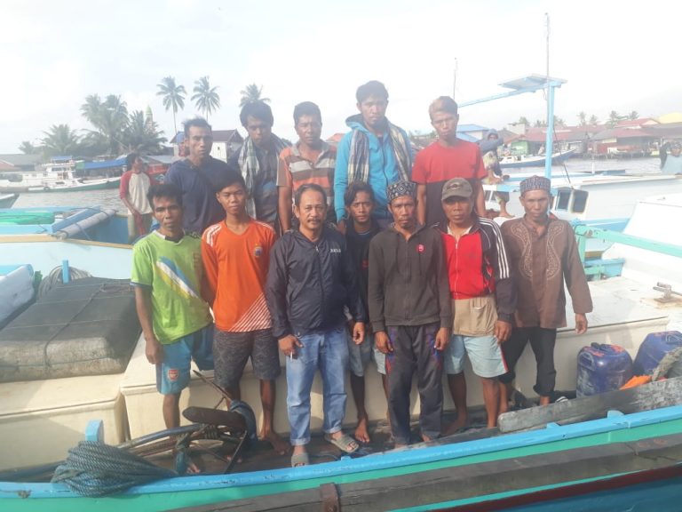 11 ABK dan Nahkoda KMN Fiat  Samudera  Selamat Dalam Kecelakaan Laut di Perairan Banjarmasin