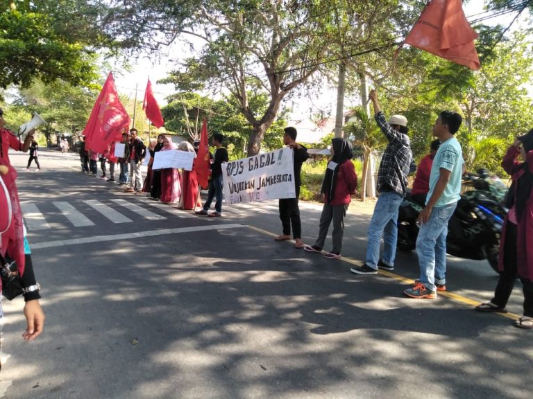 Peringati Hari Anti Korupsi, Mahasiswa Bima Gelar Aksi Tuntut Perbaikan Pelayanan RSUD Sondo Sia