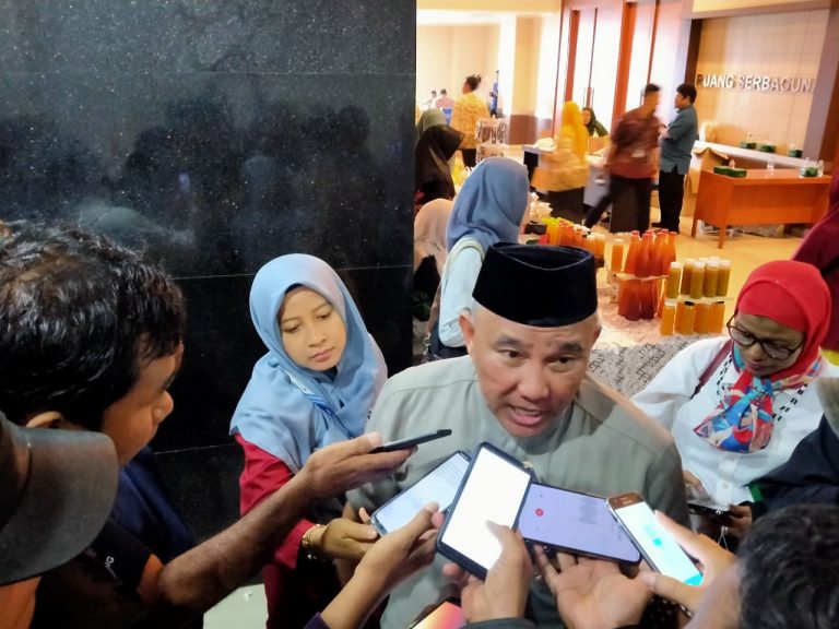 Wali Kota Depok  Resmikan Lima Kampung KB di Cipayung