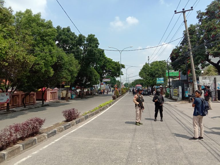 Sterilkan TKP Penemuan Tas Diduga Bom, Lantas Depok Tutup Jalan Kartini