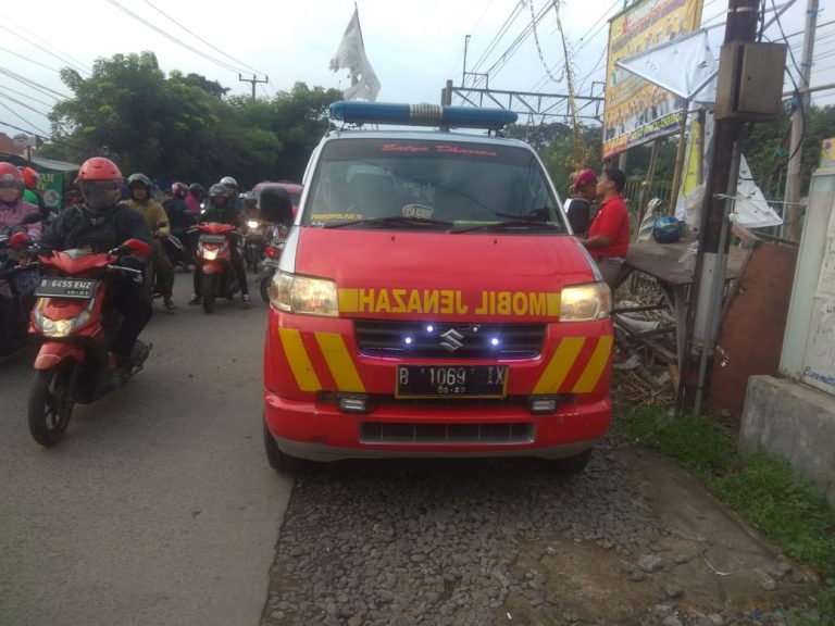 Tertabrak Kereta, Tubuh Pria di Depok Terpotong Beberapa Bagian