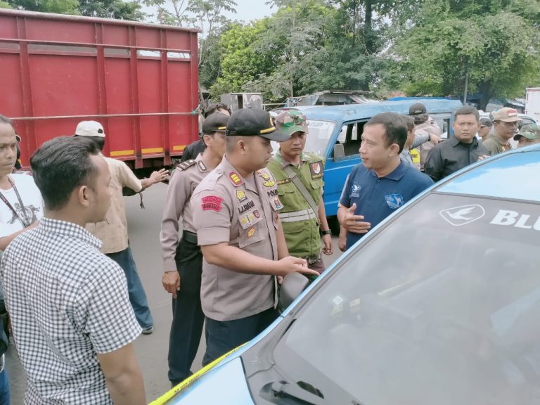 Pengemudi Taksi Ditemukan Meninggal di Jalan Raya Bogor