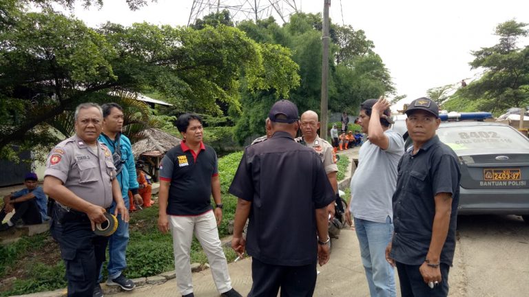 Anggota Keluarga Hilang Selama Dua Minggu, Pria Asal Bogor Ini Malah Ketipu Para Normal Untuk Nyari Mayat di TPA Cipayung