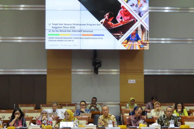 Nur Azizah Tamhid  Berbagi Pengalaman Tangani Kasus Perempuan dan Anak Saat Rapat Dengan Komisi VIII