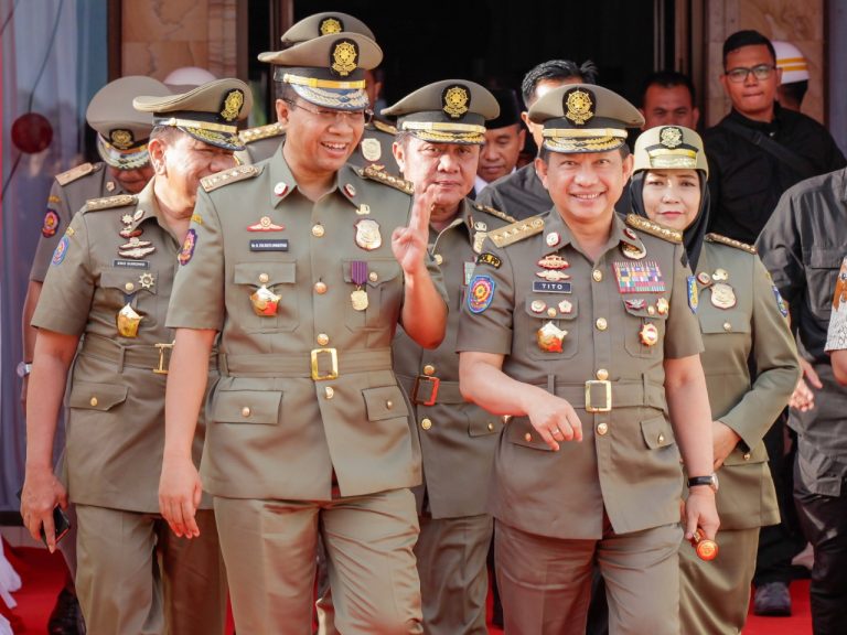 Gubernur dan Mendagri Beri Semangat  Lulusan UNU NTB