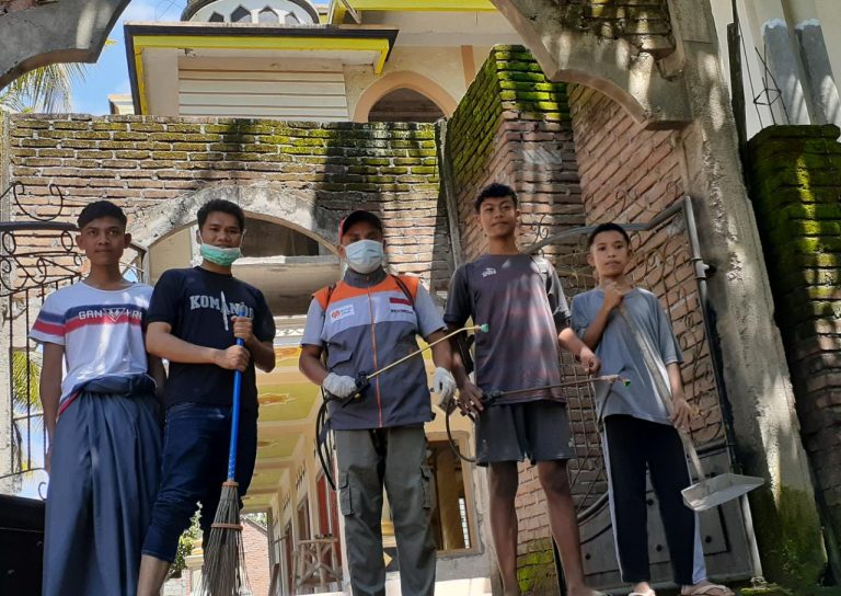 Pemuda Bebak Gandeng Rumah Zakat Lakukan Penyemprotan Disinfektan