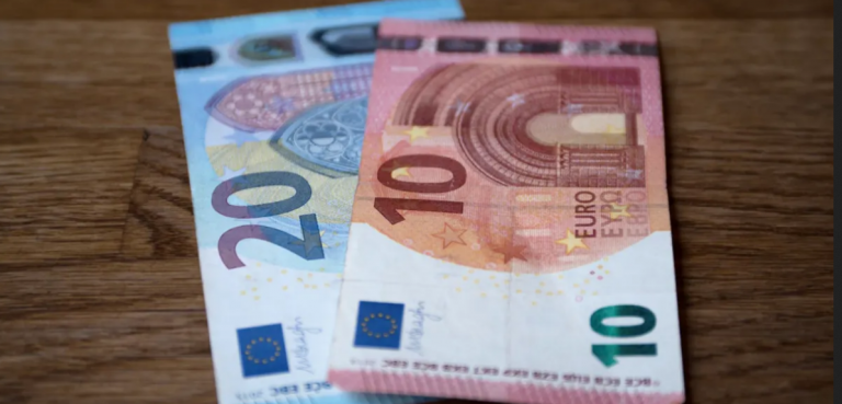 Sistem Fiat Money adalah Sistem Coin Casino. Uang ini Riba pada dzat nya