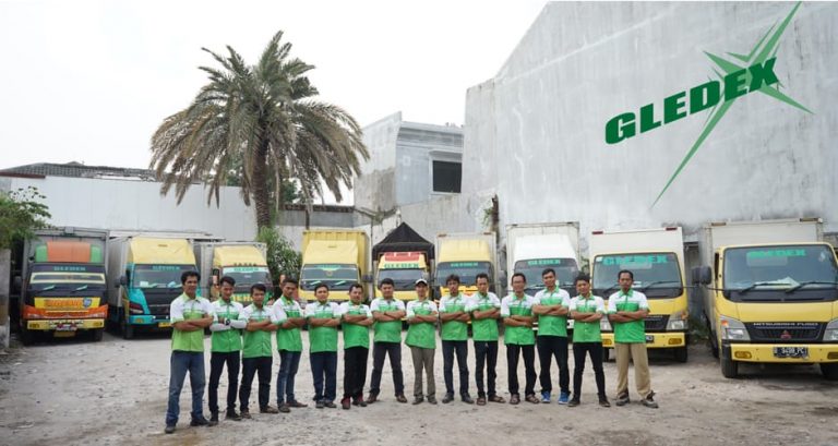 PT Gledek Logistik Raih Indonesia Award Dibidang Bisnis Logistik