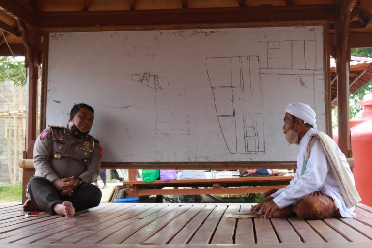 Gagas Fiqh Jalan Raya, Dirlantas Polda NTB Silaturrohim dengan TGH Hasanain Juaini