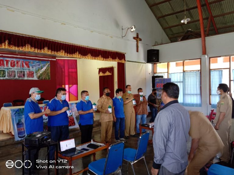 Kadis PMD Manggarai: Keunggulan Pupuk Atonik 6.0 L Milik PT Oat Mitoku Agrio Sejalan dengan Program Holtikultura Pemkab Manggarai