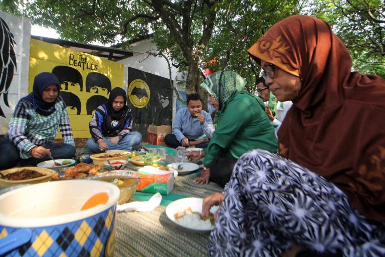 Rumahnya Disambangi, Warga Mampang: Qonita Pejabat Rendah Hati