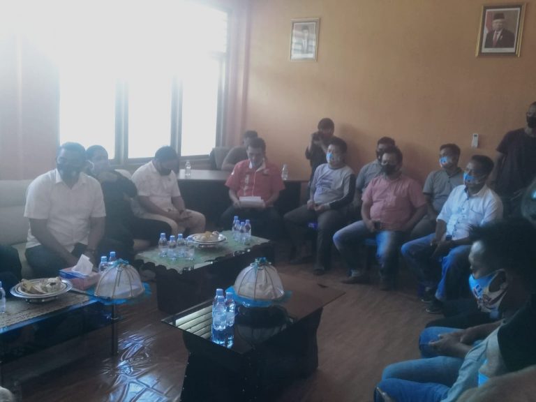 Kasus Petahana Bupati Koltim Dihentikan, Simpatisan SBM Datangi Kantor Bawaslu