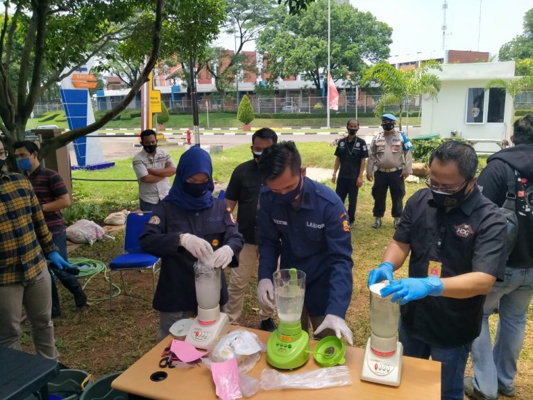 Polres Bandara Soetta Musnahkan 893.7 Gram Sabu