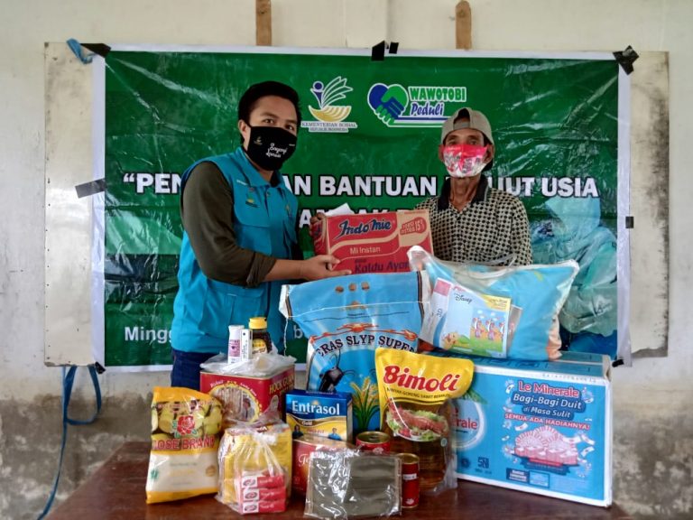 Bentuk Kepedulian, LKS Wawotobi Konawe Salurkan Bantuan Sembako Kepada Korban Banjir