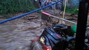 Update! Dua Belas Rumah Hanyut Saat Banjir Bandang Sukabumi