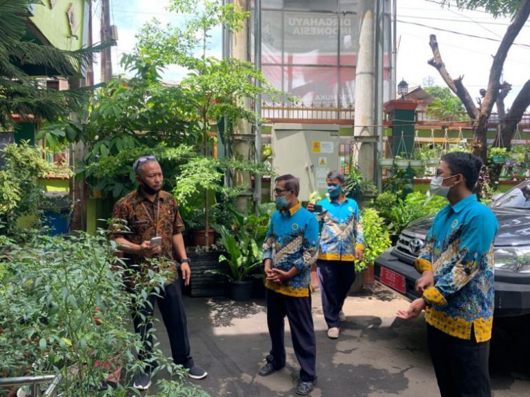 DLH Provinsi Jabar Verifikasi Delapan Sekolah Adiwiyata di Depok