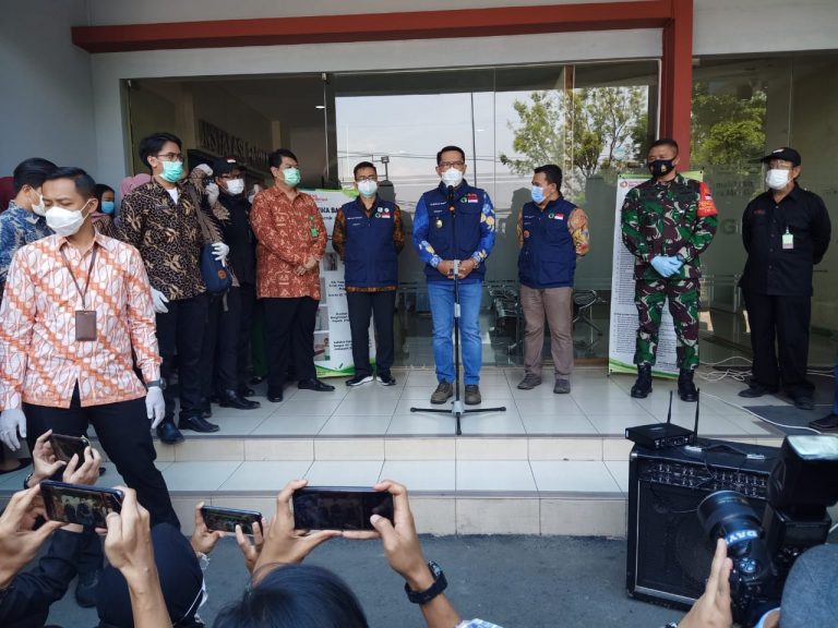 Dua Pekan Kedepan, Operasional Rumah Makan di Depok Dibatasi Hingga Pukul 18.00 WIB