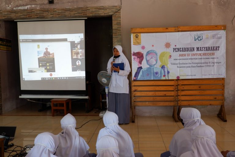Mahasiswa KTTI UI Ajak Santri Ponpes Ibnu Sina Bogor Lawan Covid-19