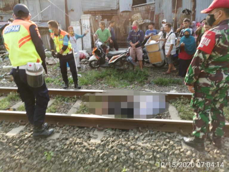 Seorang Pria Paruh Baya Tewas Seketika Tertabrak Commuterline di Stadebar Depok