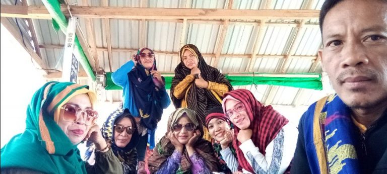 Wakil Ketua BDB Tekankan Agar Para Srikandi Tetap Pakai Rimpu Tembe Nggoli