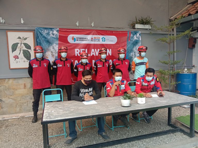 Aktivitas Gunung Merapi  Naik Level Siaga, 6 Anggota Tim Rescue SRI Diberangkatkan