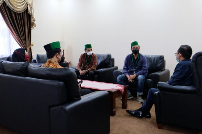 6909-2-428a0a3f3888a5e8f13b3a664f9d9dee