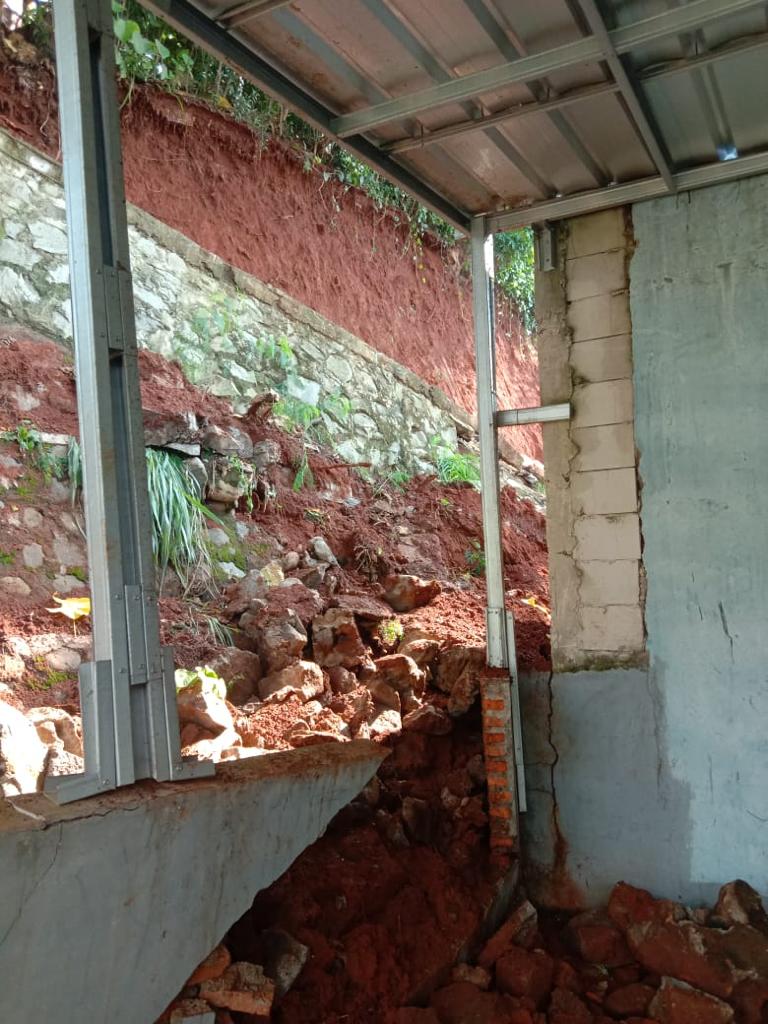 Turap di Cluster Alamanda GDC Depok Longsor, Delapan Rumah Terkena Material Longsor