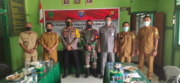 Sinergitas Tanpa Batas, Babinsa Bhabinkamtibmas Dan Puskesmas Selakau Terapkan Prokes