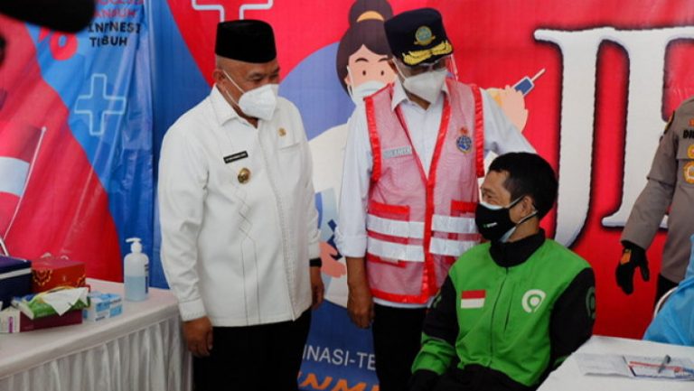 Dampingi Menhub, Wali Kota Depok Sambut Baik Pelaksanaan Vaksinasi Bagi Warga Usia 18 Tahun
