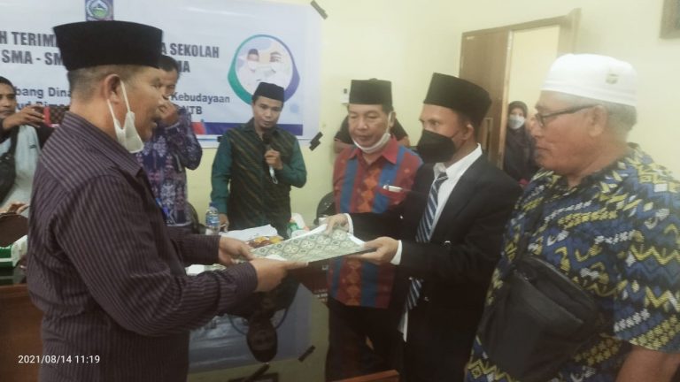 Resmi Dilantik Jadi Kasek, Faisal M.Eng Komitmen Wujudkan SMAN 3 Wera Jadi Sekolah Unggulan