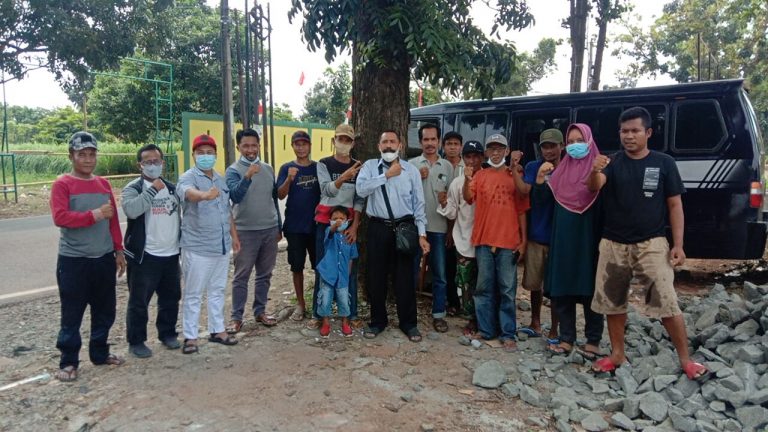 Haji Kasnun Tanggung Biaya Kepulangan Sembilan Orang Warga Bima Korban Penipuan Sapi Qurban