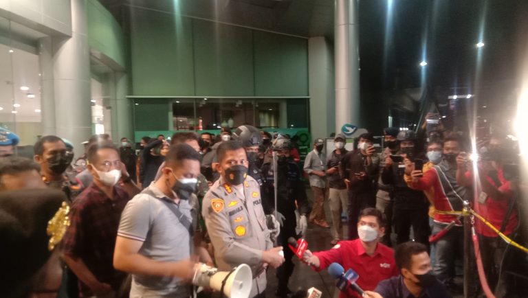 Diduga Suara Ledakan Bom, Ternyata ini Fakta yang Terjadi di Mall Margo City