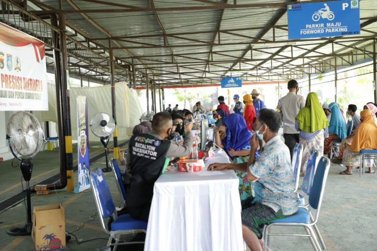 Percepat Herd Immnunity, Polda NTB Gelar Vaksinasi di Empat Tempat