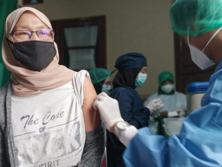 Terus Berbuat,DPC PPP Kota Depok Kembali Gelar Vaksinasi Tahap Dua