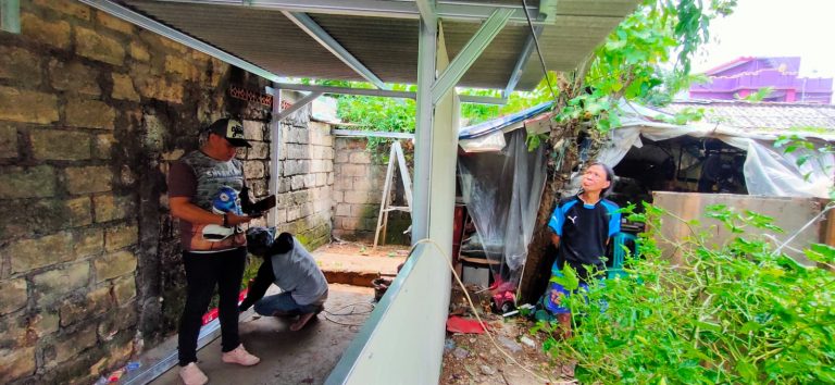 Hj QonitaLLutfia Peduli Terhadap Warga Kurang Mampu