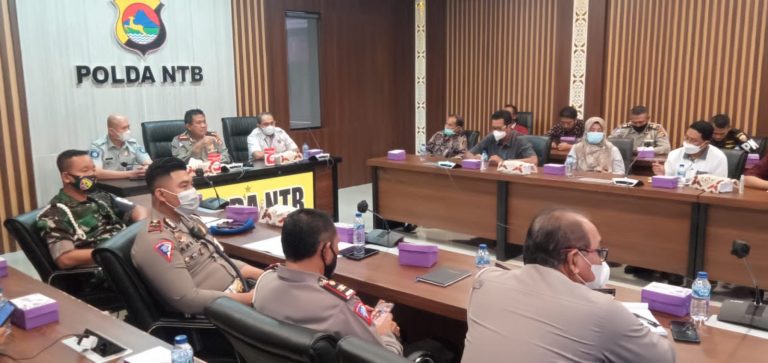 Dirlantas Polda NTB dan jajaran, Hadiri Vicon Sambut Nataru