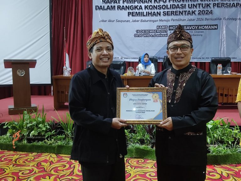 Dinilai Bagus Sosialisasi PAW dan Pengelolaan Logistik, KPU Depok Diganjar Tiga Penghargaan