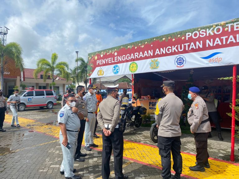 Sinergi Aparat Kunjungi Pos Pelayanan Operasi Lilin Rinjani 2021 di Pelabuhan Lembar