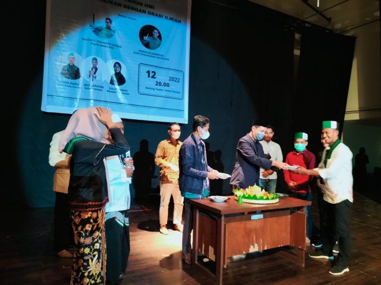 Perayaan Milad Ke 75 Thn HMI, Kepala PUSDA NTB Ajak Kader HMI Bangkitkan Literasi