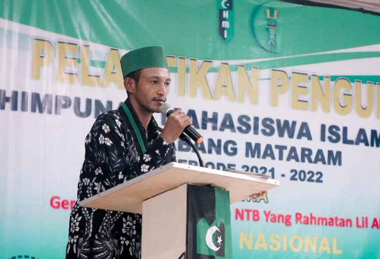 SE Menag Dinilai Mendiskriminasi, Ketua Umum HMI MPO Mataram Tantang Menteri Agama Debat Terbuka 