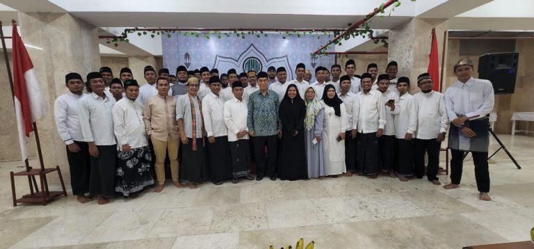 Forum Ustadz Muda Bima Indonesia resmi di Lantik