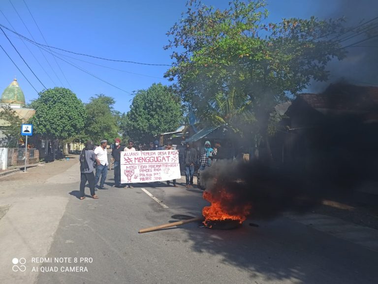 Aliansi Pemuda Desa Rada Kembali Gelar Aksi Demonstrasi Kasus Pembakaran Kantor Desa Rada
