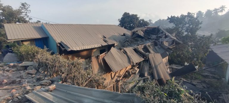 Peningkatan Aktivitas Erupsi Gunung Lewotobi Laki-Laki di Flores Timur, Status Ditingkatkan ke Level IV (AWAS)