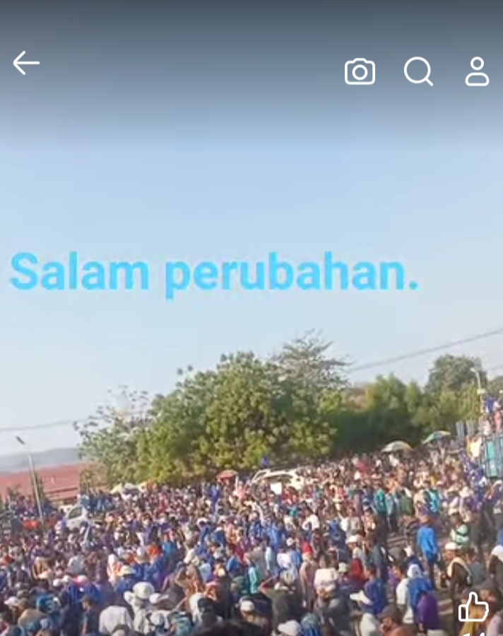 Fenomena Unik Kampanye Ady-Irfan di Wera, Mulai Dari Patungan Warga Sampai   Ribuan Orang Padati Lapangan Gelora Tawali 