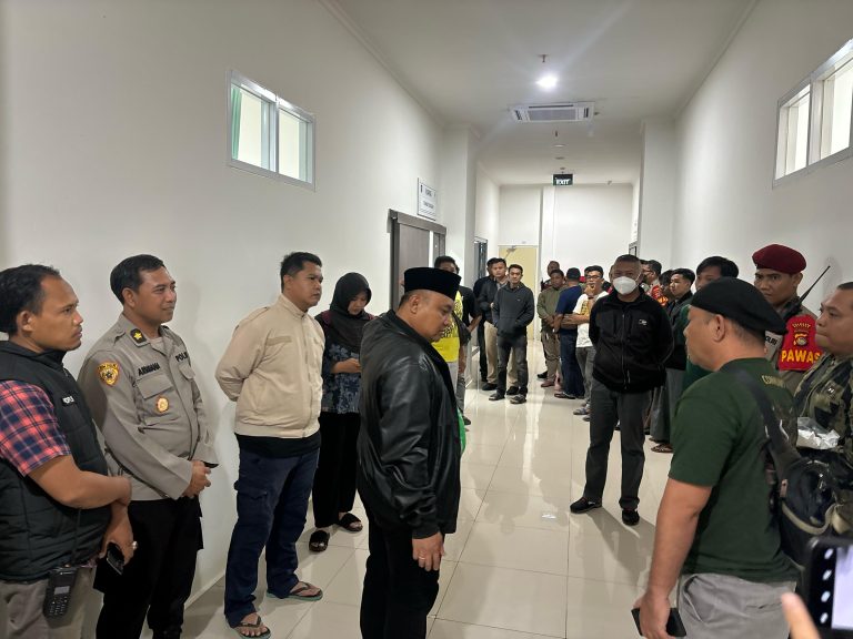 Kapolresta Mataram Takziah ke RSUD NTB, Berduka atas Kepergian Kasi Humas Polresta Mataram
