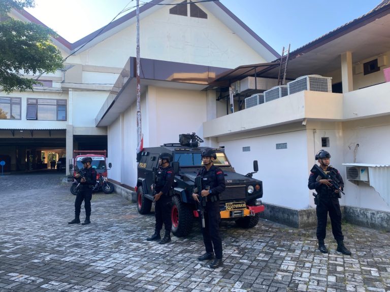 Brimob NTB laksanakn Sterilisasi dan Pengamanan Pembukaan Musrenbang RPJMD yang di Hadiri Mendagri