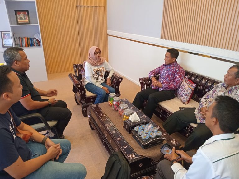 Dari Kampus ke Dunia Kerja: UMMAT dan Disnaker NTB Sepakat Bersinergi