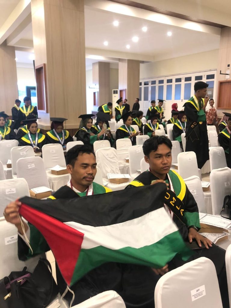 Pesan Afendi di Wisuda UMMAT: “Apa Gunanya Ilmu Kalau Kita Tak Peduli Palestina?”