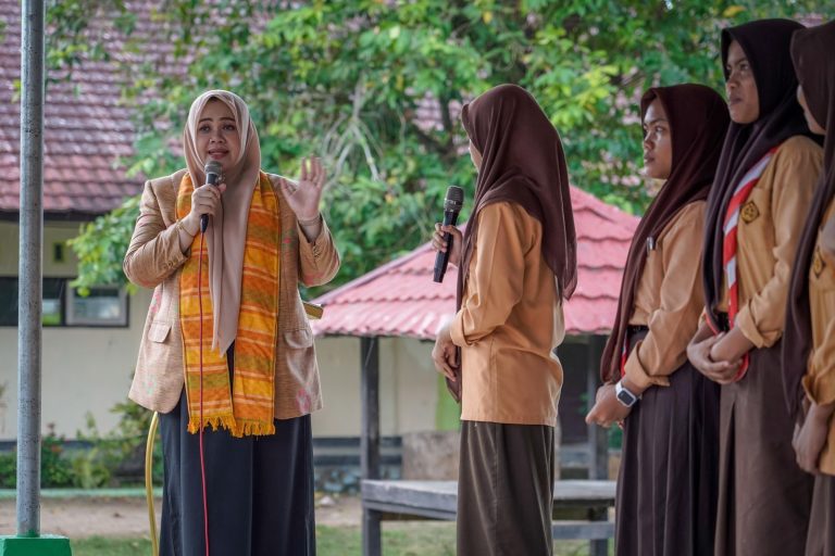 Cegah Stunting, Wagub NTB Dorong Pelajar Menunda Pernikahan di Usia Muda