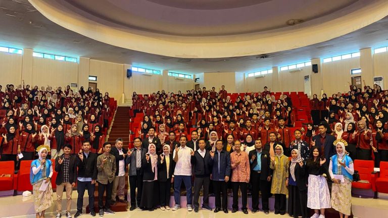 Kuliah Umum Prodi PPKn FKIP Unram mendorong Etika & Integritas Warga negara di Ruang Digital